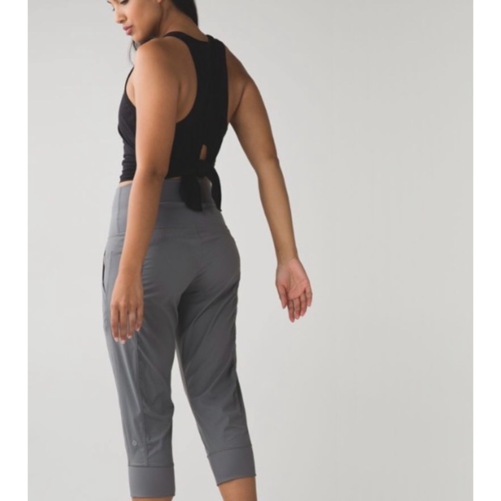 Lululemon ‘In Flux’ Crop Pants - Picture 3 of 10